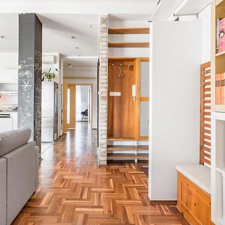 Relax Into Loft Living At A Light-Filled City Escape Будапеща Екстериор снимка
