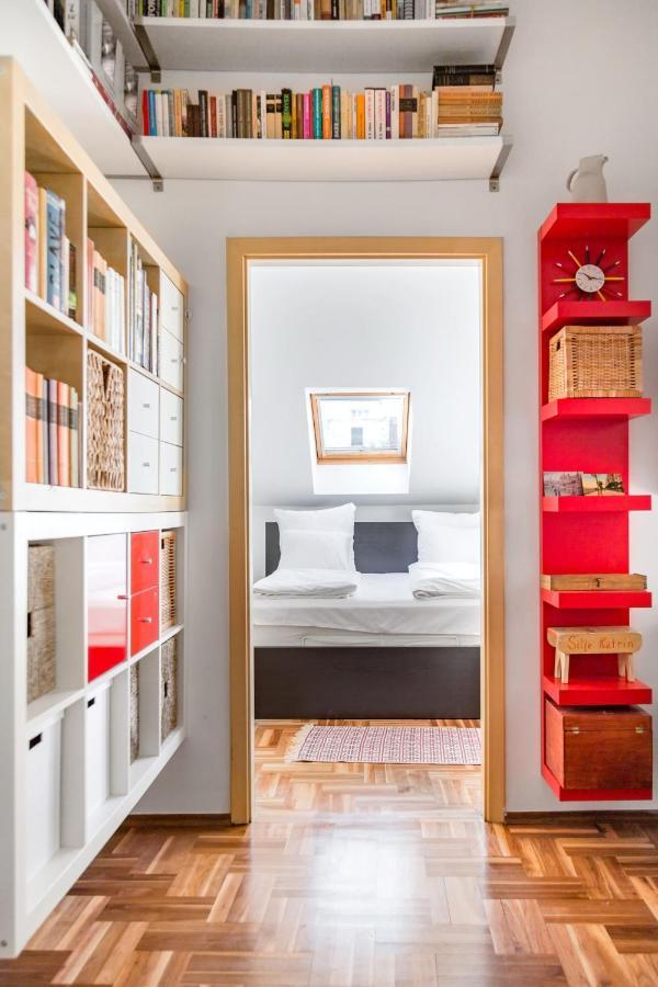 Relax Into Loft Living At A Light-Filled City Escape Будапеща Екстериор снимка