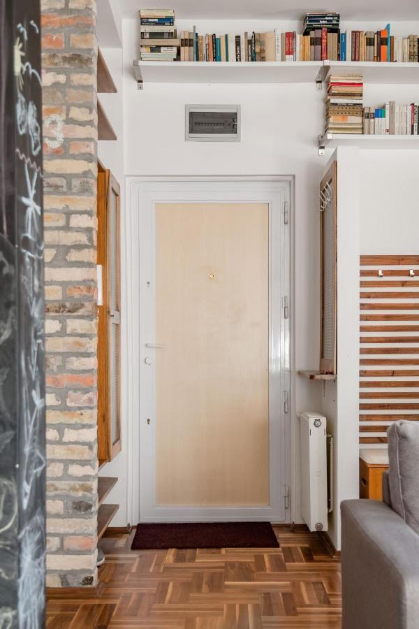 Relax Into Loft Living At A Light-Filled City Escape Будапеща Екстериор снимка
